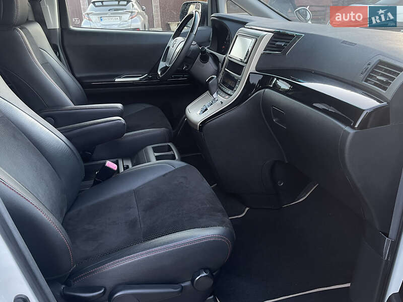Мінівен Toyota Vellfire 2013 в Одесі