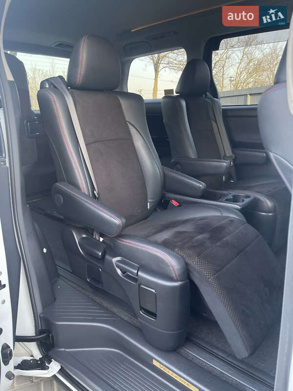 Мінівен Toyota Vellfire 2013 в Одесі
