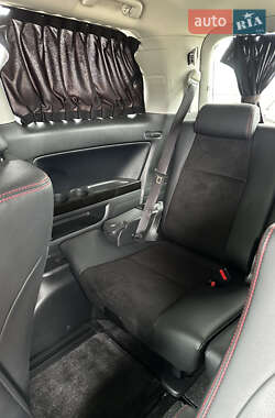 Минивэн Toyota Vellfire 2014 в 