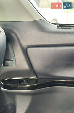 Минивэн Toyota Vellfire 2014 в 