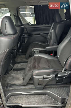 Минивэн Toyota Vellfire 2014 в 
