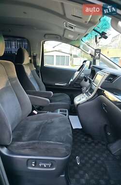 Минивэн Toyota Vellfire 2011 в 