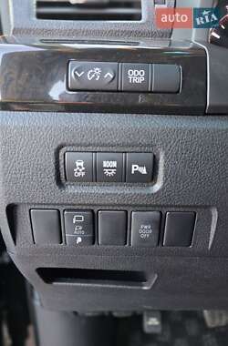 Минивэн Toyota Vellfire 2011 в 