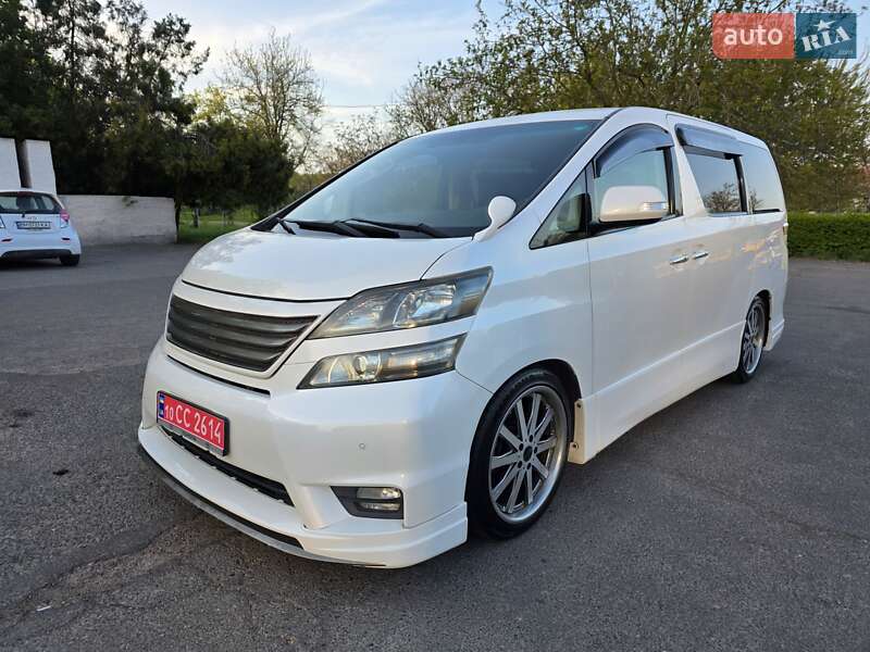 Toyota Vellfire 2010