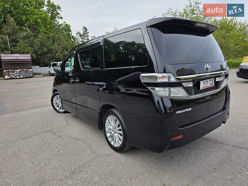 Мінівен Toyota Vellfire 2013 в Одесі