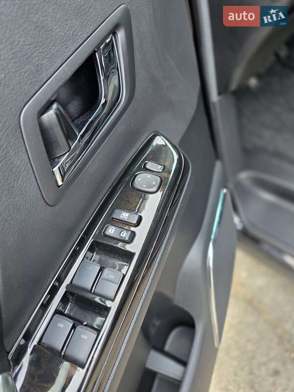 Мінівен Toyota Vellfire 2013 в Одесі