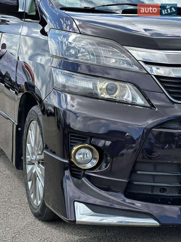 Минивэн Toyota Vellfire 2014 в Киеве