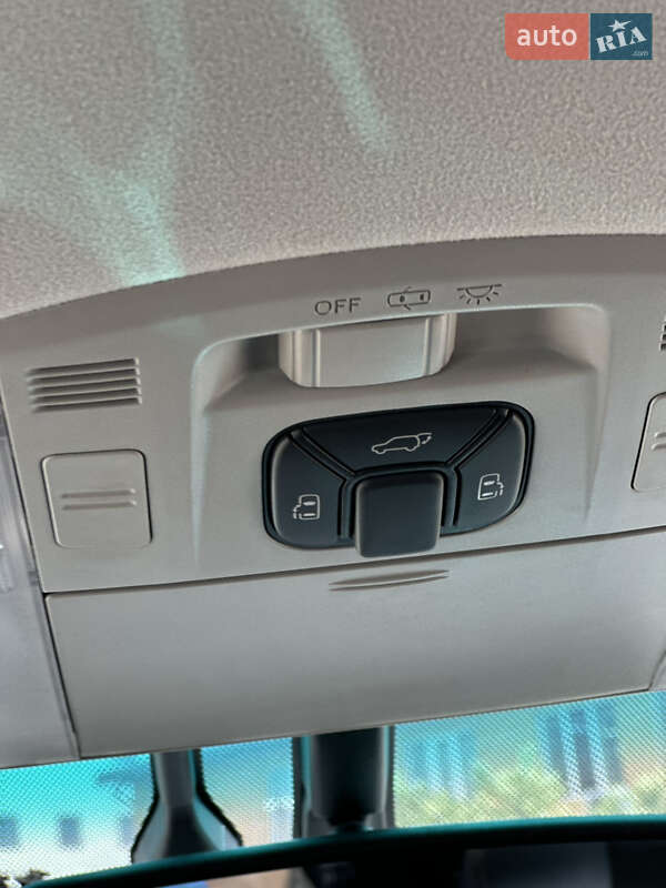 Минивэн Toyota Vellfire 2014 в Киеве