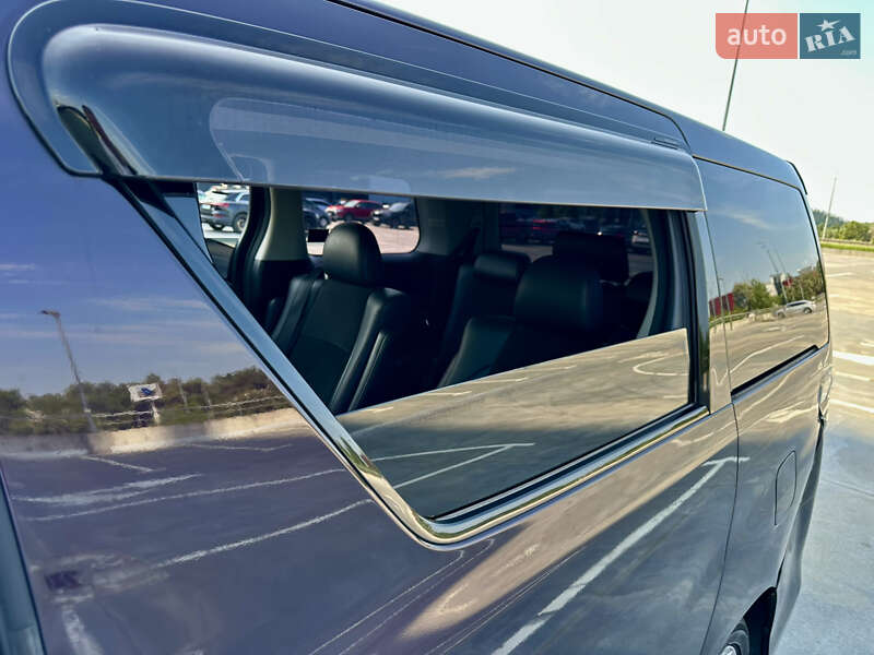Минивэн Toyota Vellfire 2013 в Киеве