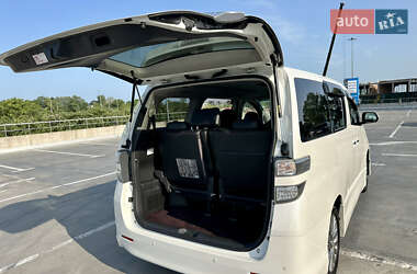 Мінівен Toyota Vellfire 2013 в 