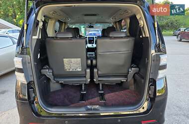 Минивэн Toyota Vellfire 2013 в 