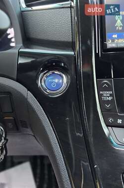 Минивэн Toyota Vellfire 2012 в 