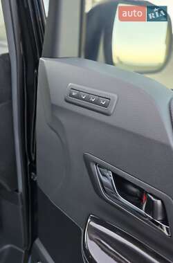 Минивэн Toyota Vellfire 2012 в 
