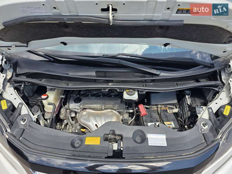 Мінівен Toyota Vellfire 2014 в Одесі