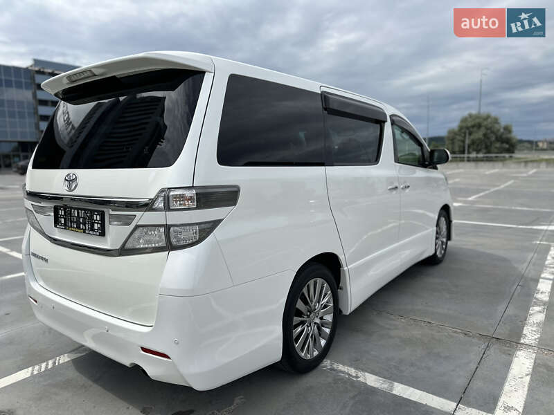 Минивэн Toyota Vellfire 2014 в Киеве