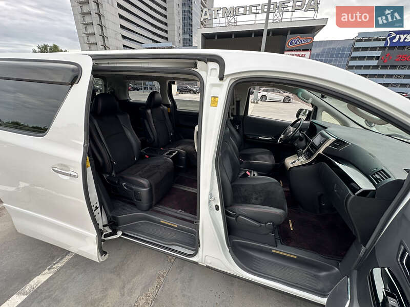 Минивэн Toyota Vellfire 2014 в Киеве