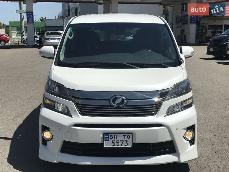 Toyota Vellfire 2012