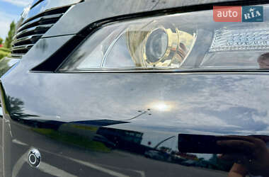 Минивэн Toyota Vellfire 2014 в 