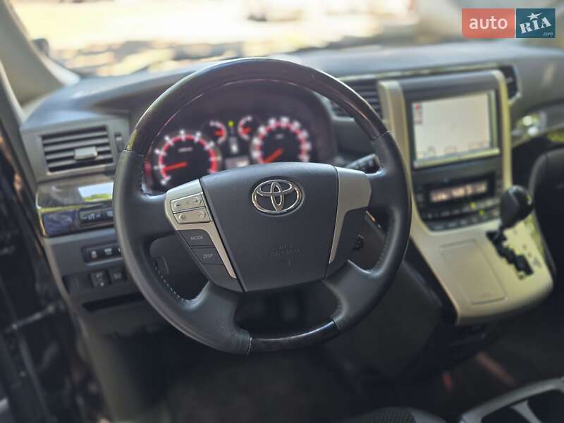 Минивэн Toyota Vellfire 2014 в Одессе