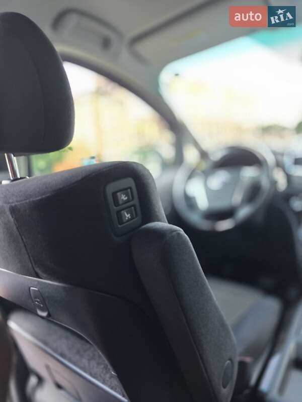 Минивэн Toyota Vellfire 2012 в Одессе