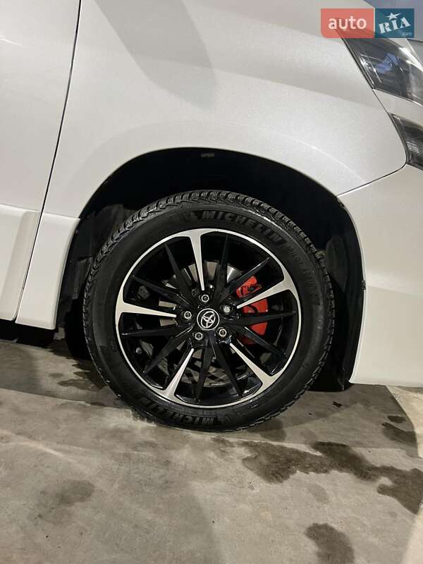 Минивэн Toyota Vellfire 2009 в Черновцах