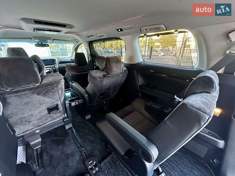 Мінівен Toyota Vellfire 2015 в Одесі