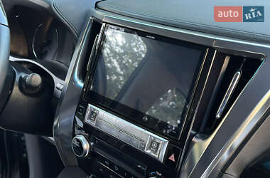 Минивэн Toyota Vellfire 2015 в 