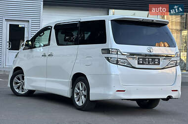 Минивэн Toyota Vellfire 2013 в 