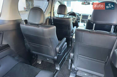 Минивэн Toyota Vellfire 2013 в 