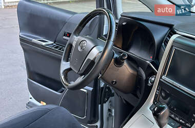 Минивэн Toyota Vellfire 2013 в 