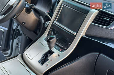 Минивэн Toyota Vellfire 2013 в 