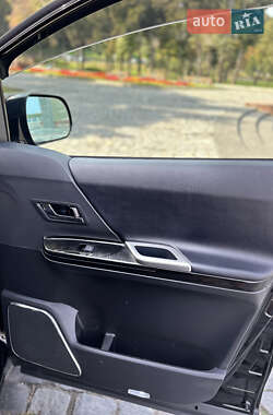 Минивэн Toyota Vellfire 2014 в 