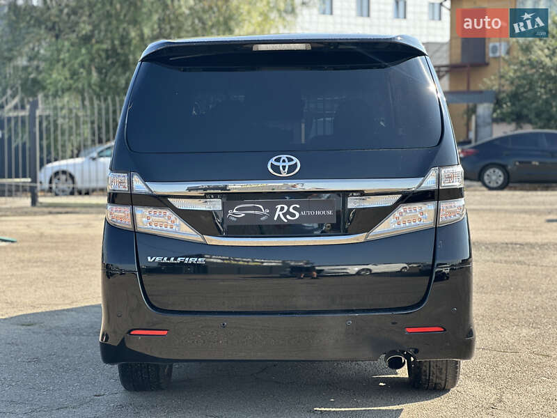 Мінівен Toyota Vellfire 2014 в Києві