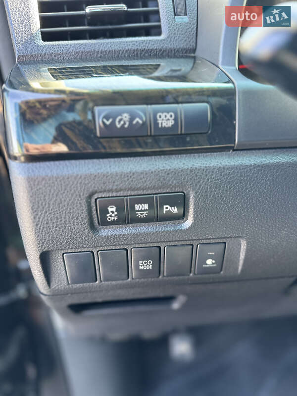 Мінівен Toyota Vellfire 2014 в Києві