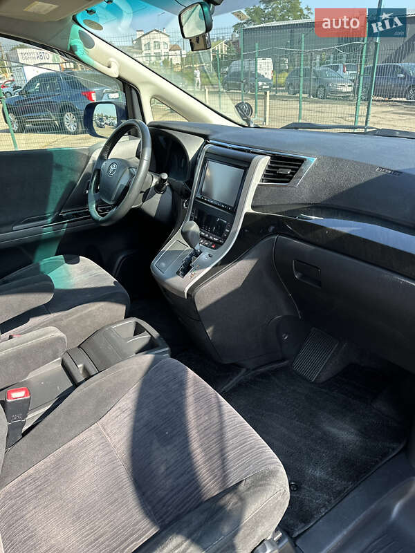 Мінівен Toyota Vellfire 2014 в Києві