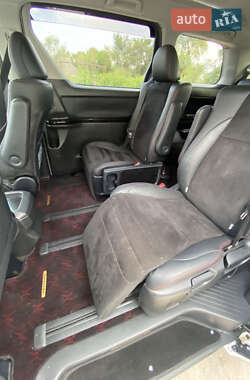 Минивэн Toyota Vellfire 2013 в 