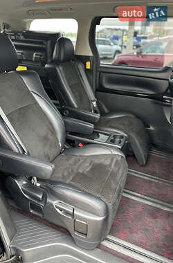 Минивэн Toyota Vellfire 2014 в 