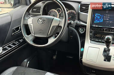 Минивэн Toyota Vellfire 2014 в 