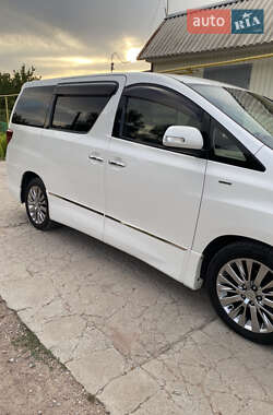 Минивэн Toyota Vellfire 2013 в 