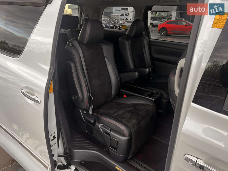 Минивэн Toyota Vellfire 2013 в Киеве