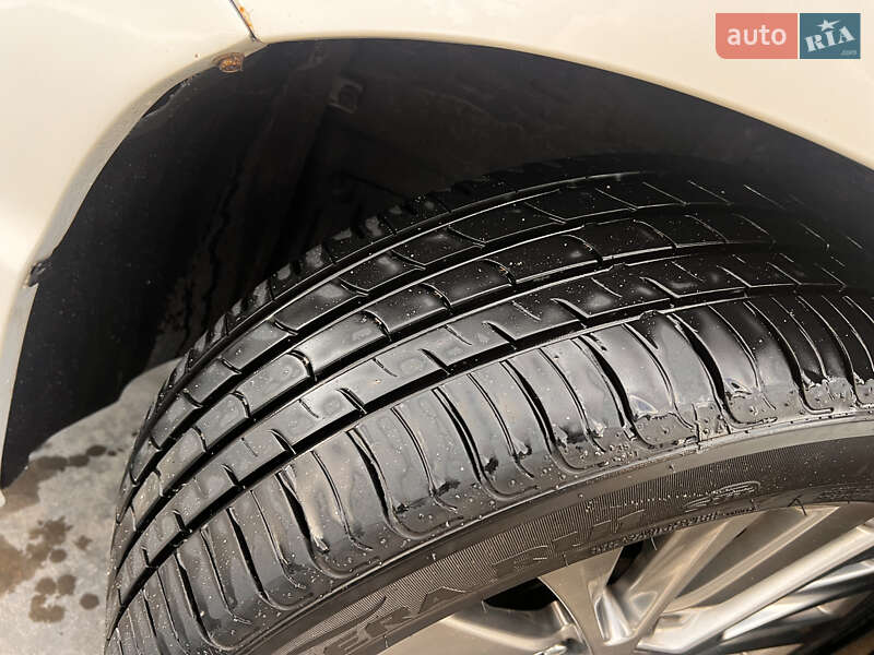 Минивэн Toyota Vellfire 2013 в Киеве