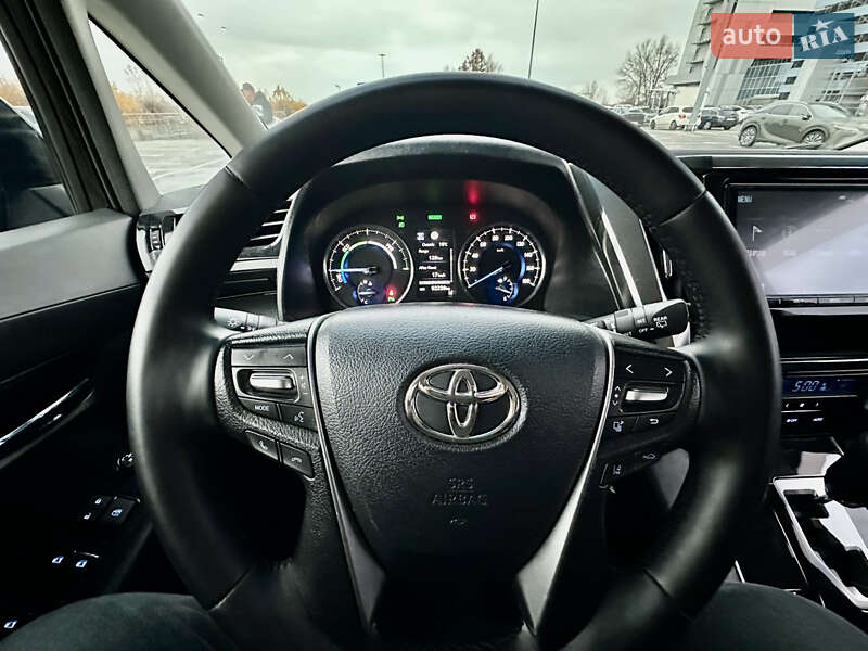 Мінівен Toyota Vellfire 2018 в Києві