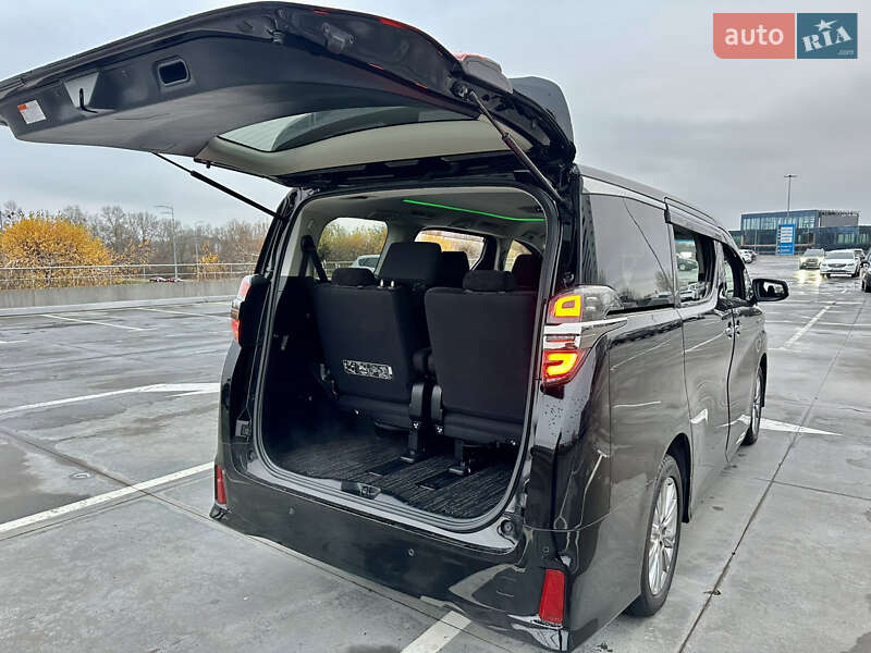 Мінівен Toyota Vellfire 2018 в Києві