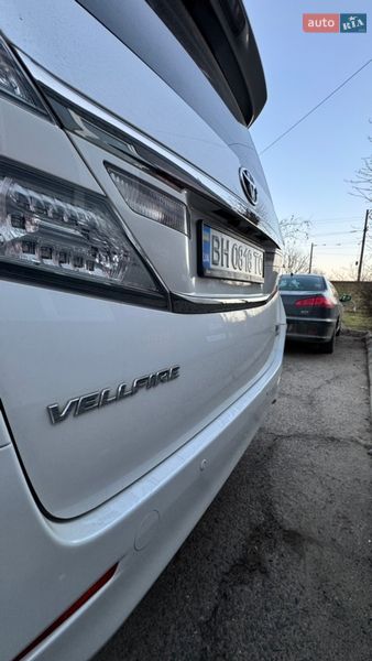 Минивэн Toyota Vellfire 2012 в Белгороде-Днестровском