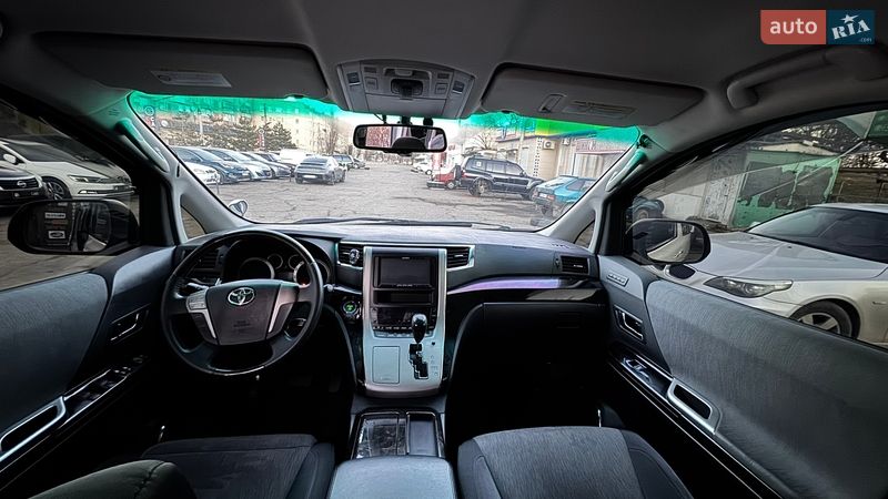 Минивэн Toyota Vellfire 2012 в Белгороде-Днестровском