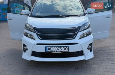 Минивэн Toyota Vellfire 2013 в Каменском