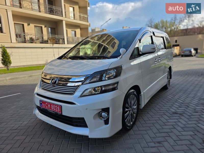 Мінівен Toyota Vellfire 2013 в Одесі