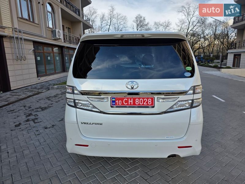 Мінівен Toyota Vellfire 2013 в Одесі
