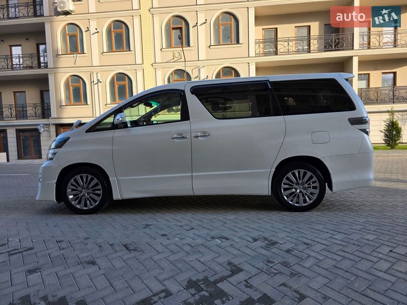 Мінівен Toyota Vellfire 2013 в Одесі