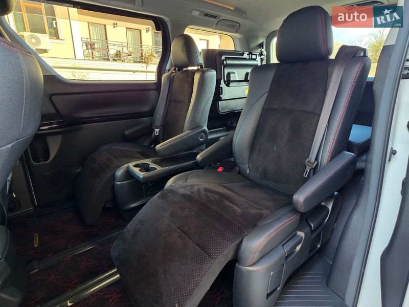 Мінівен Toyota Vellfire 2013 в Одесі